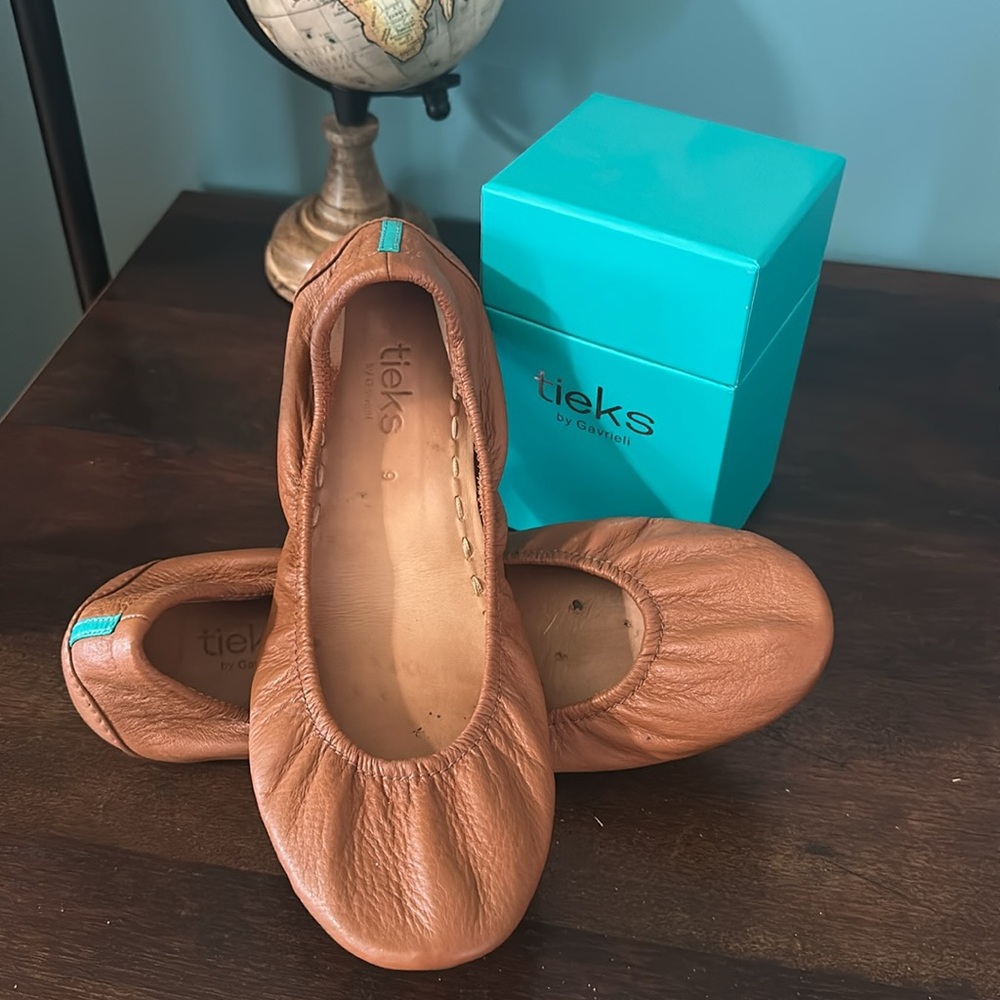 Chestnut Tieks